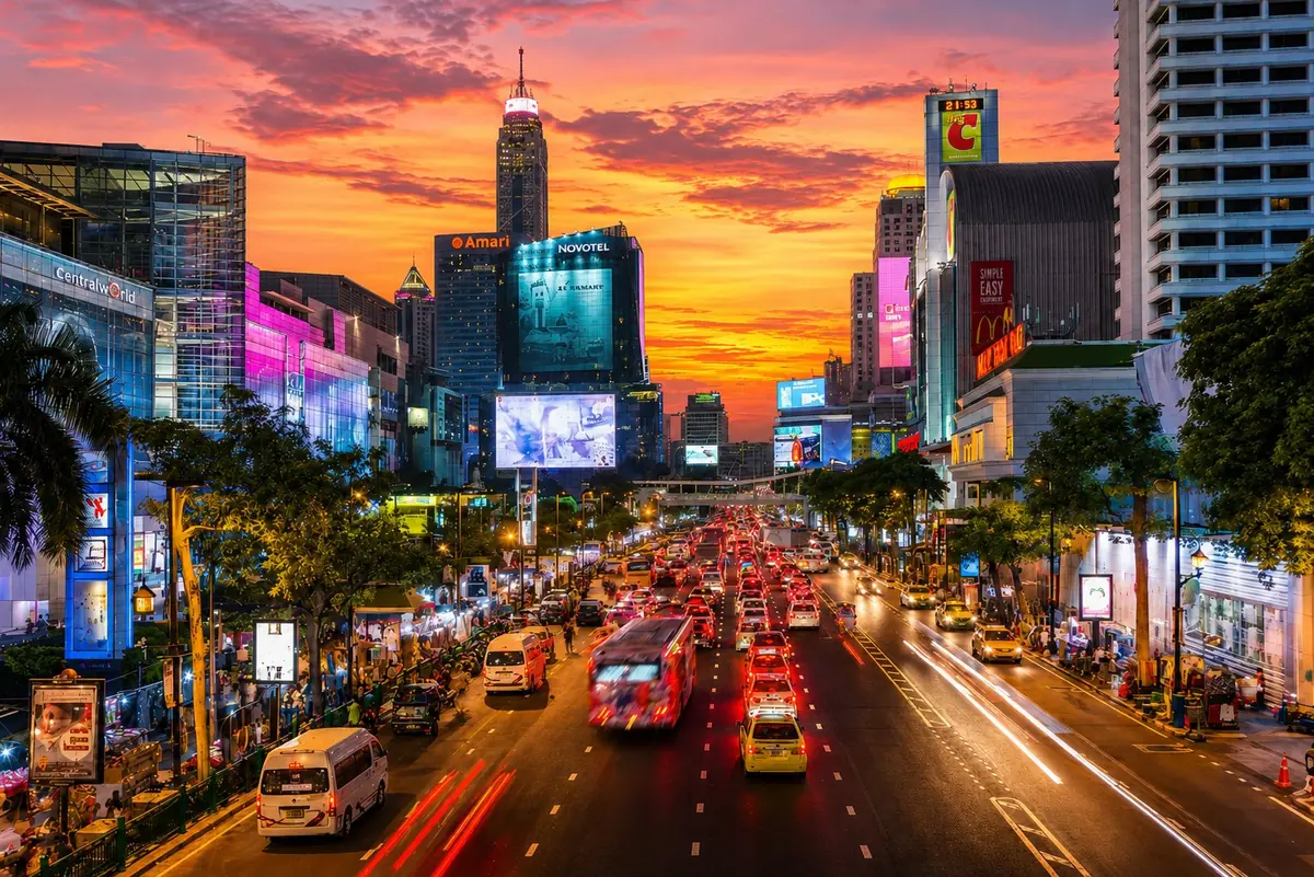 Sunset over CentralWorld and the Ratchaprasong shopping district in Siam–Ratchadamri, Bangkok, Thailand