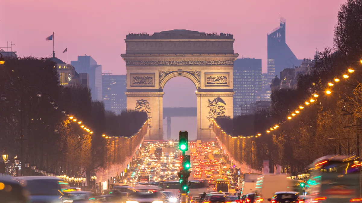 Best event venues Paris — the Arc de Triomphe and Champs-&Eacute;lys&eacute;es at dusk, CH3 Agency